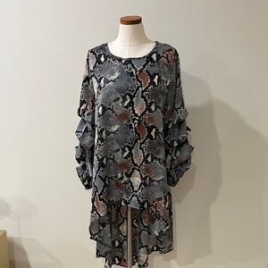 Snake Print High-Low Tunic Top Black, Gray & Brown gathered long sleeve Med